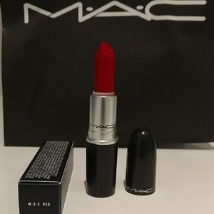 M.A.C Red Lipstick *BNIB*